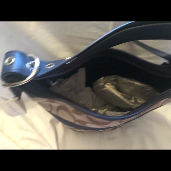 ❌❌SOLD❌❌ Coach Handbag - Picture 6 of 8